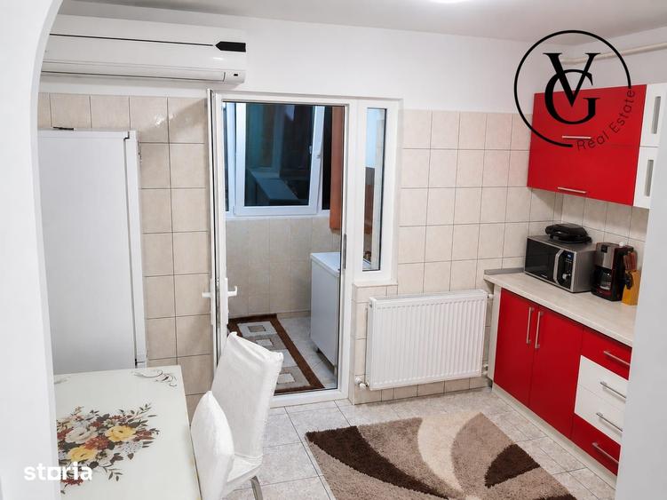 Apartament cu 3 camere decomandat, mobilat în Delfinariu