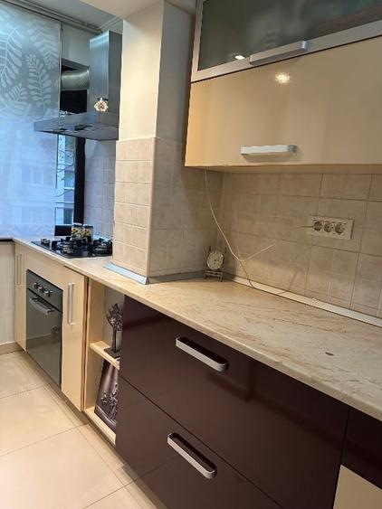 Apartament cu 2 camere semidecomandat în Crângași