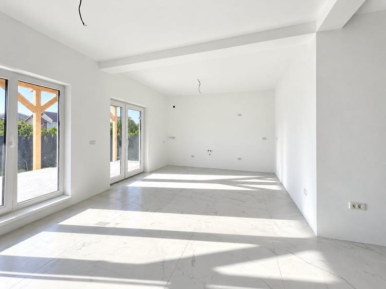Duplex cu 3 camere cu Canalizare în Moșnița Veche