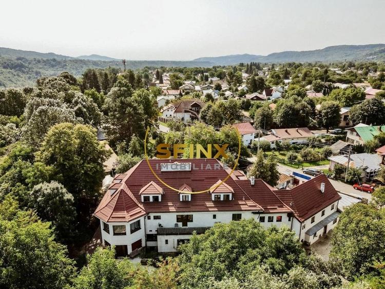 Casă individuală cu 50 camere cu Canalizare în Breaza