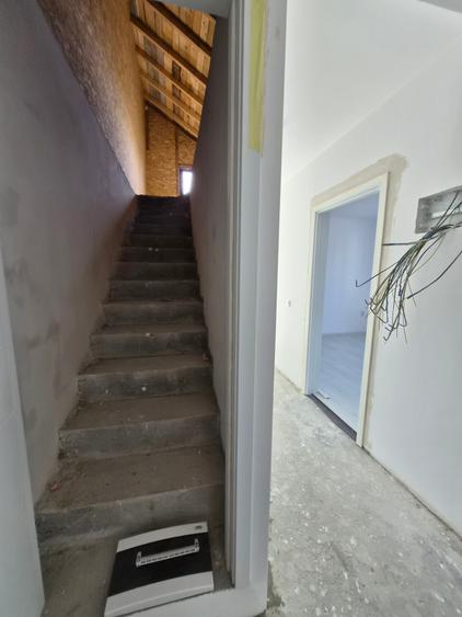 Duplex cu 4 camere cu Canalizare în Haliu