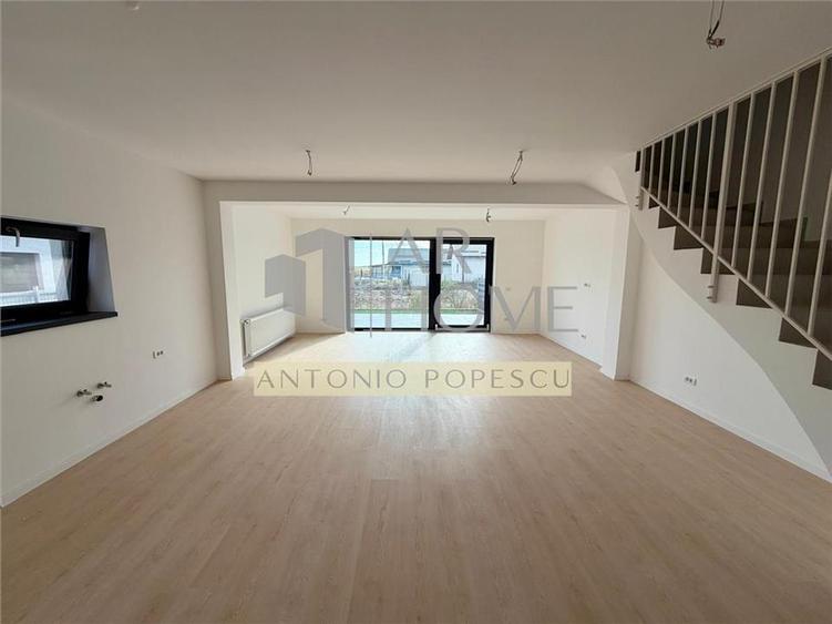 Duplex cu 4 camere cu Canalizare în Strejnicu