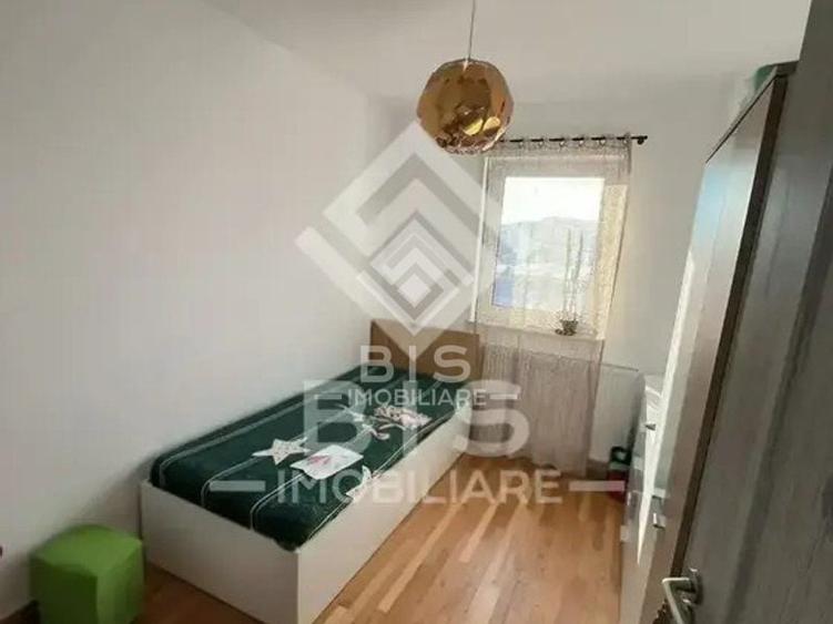 Apartament cu 3 camere decomandat în Sud