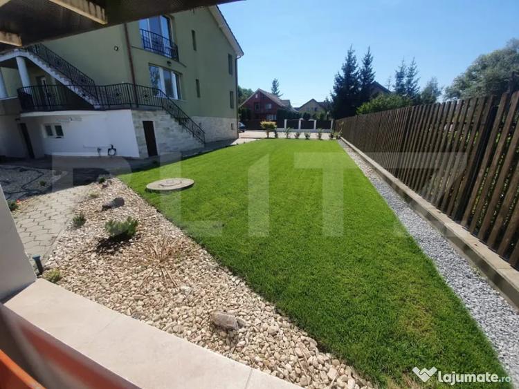 Casă cu 10 camere cu Teren 1100 Mp în Corunca