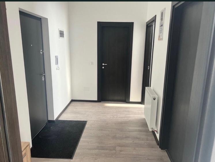 Apartament cu 2 camere decomandat în Micro 6
