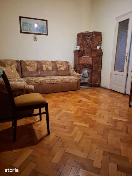 Casă cu 2 camere cu Teren 414 Mp în Central