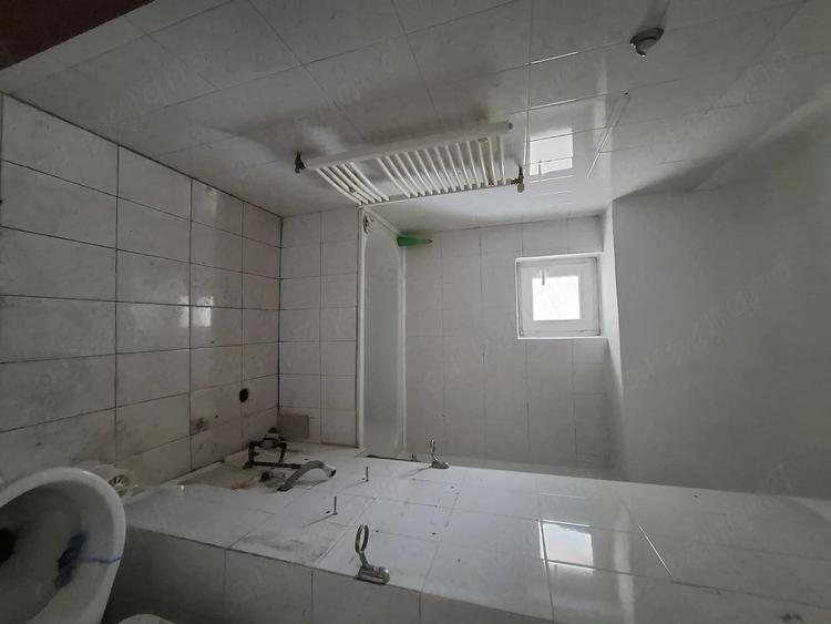 Vand apartament cu 4 camere confort 1 decomandat zona centrala - 4