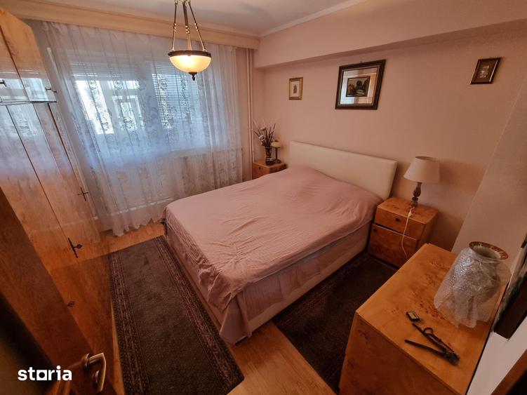Apartament cu 3 camere în Capitol