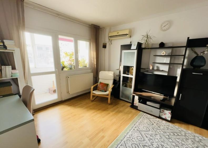 Apartament cu 4 camere decomandat în Militari