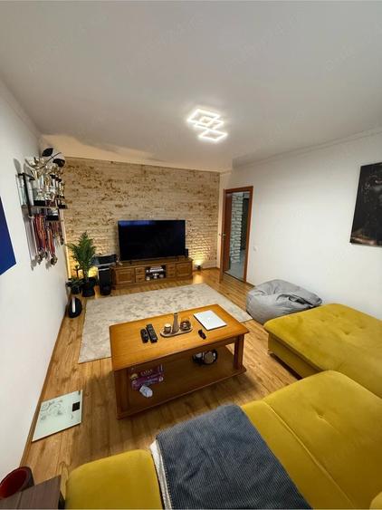 Apartament cu 3 camere decomandat în Ultracentral
