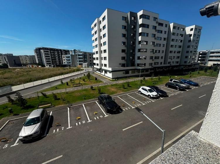 Apartament cu 2 camere semidecomandat, mobilat în Central
