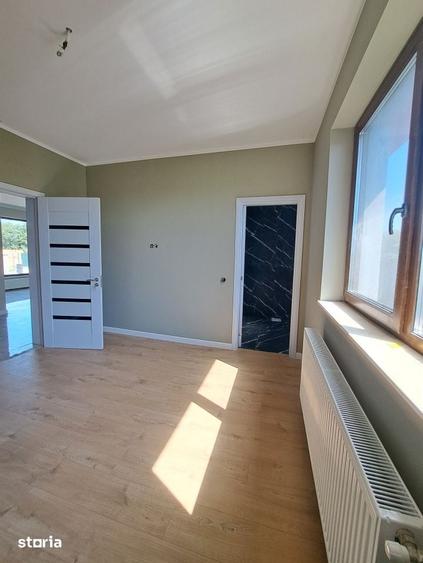 Casă cu 3 camere cu Teren 480 Mp în Recea