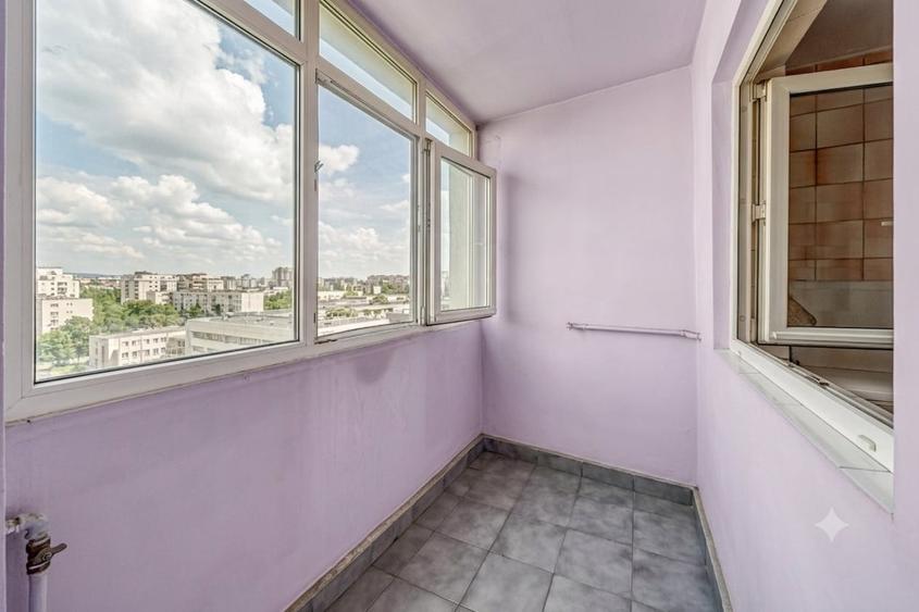Apartament cu 3 camere semidecomandat, mobilat în Colentina