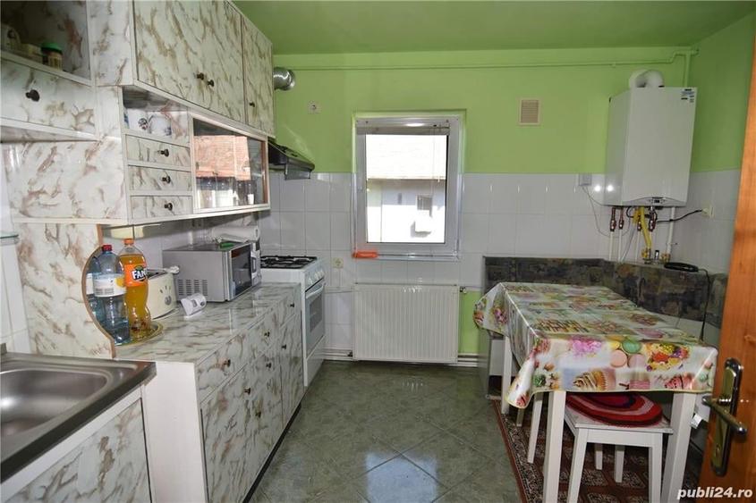 Apartament cu 3 camere decomandat în Buziaș