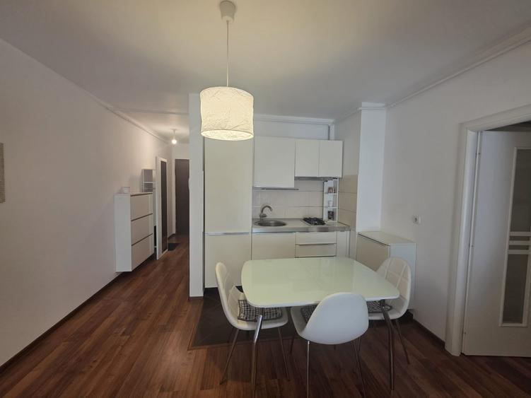 Apartament cu 2 camere decomandat, mobilat în Ultracentral