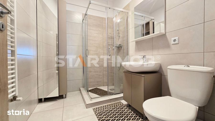 Apartament cu 3 camere decomandat în Tractorul