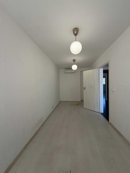 Spațiu comercial, de 130 mp, în Centura