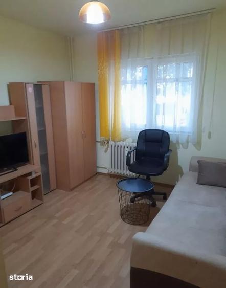 Garsonieră decomandată în Nicolina