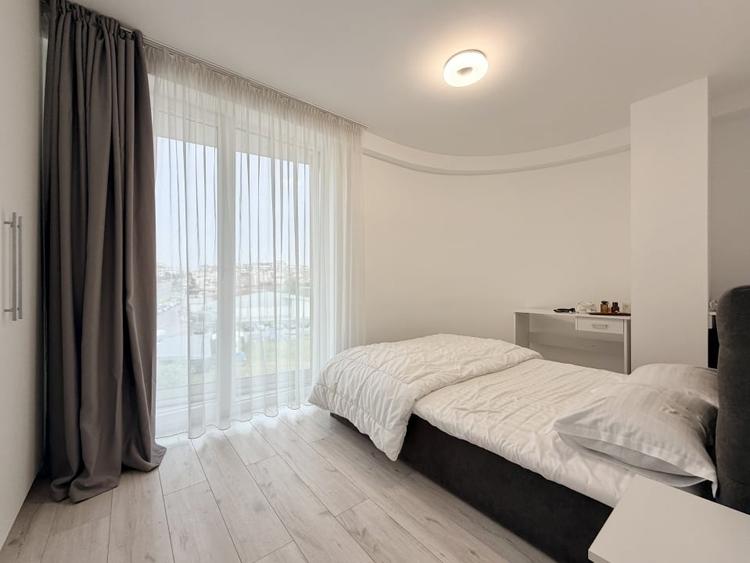 Apartament cu 3 camere semidecomandat, mobilat în Bună Ziua