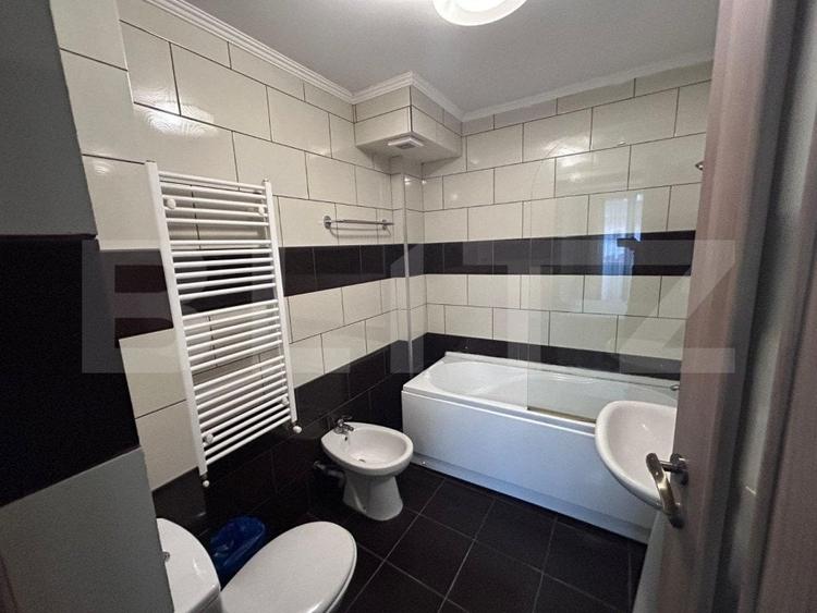 Apartament cu 4 camere semidecomandat, mobilat în Ultracentral
