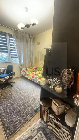 Apartament cu 3 camere semidecomandat, mobilat în Mihai Bravu
