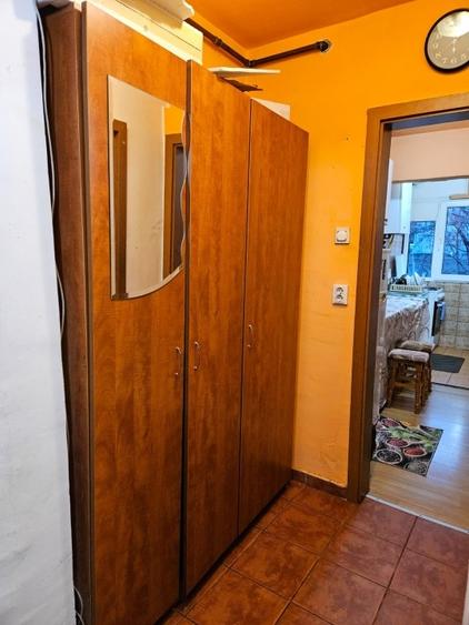 Garsonieră decomandată, mobilată în Gorjului