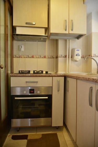 Apartament cu 3 camere decomandat în 13 Septembrie