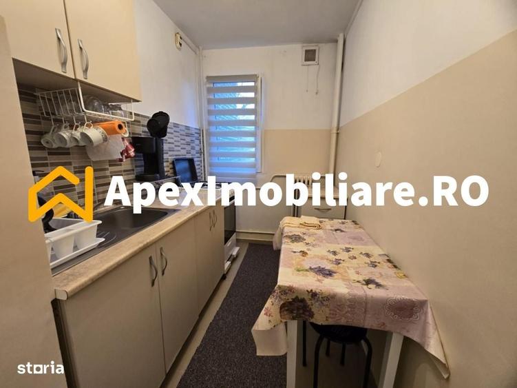 Apartament cu 3 camere decomandat în Drumul Taberei