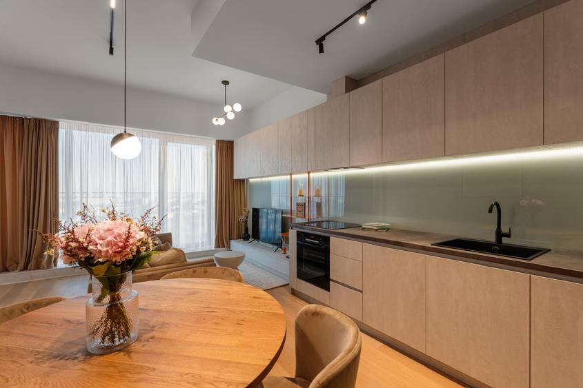 Apartament cu 3 camere semidecomandat în Barbu Văcărescu
