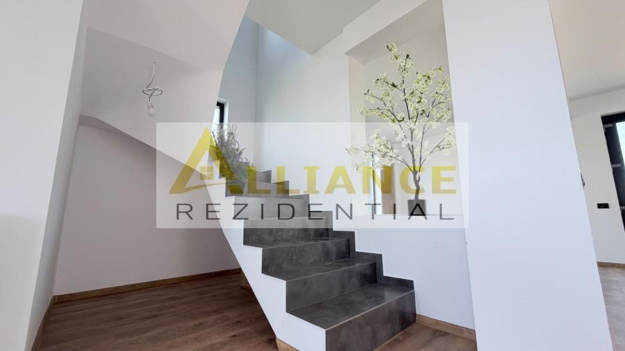 Casă individuală cu 4 camere cu Canalizare în Berceni
