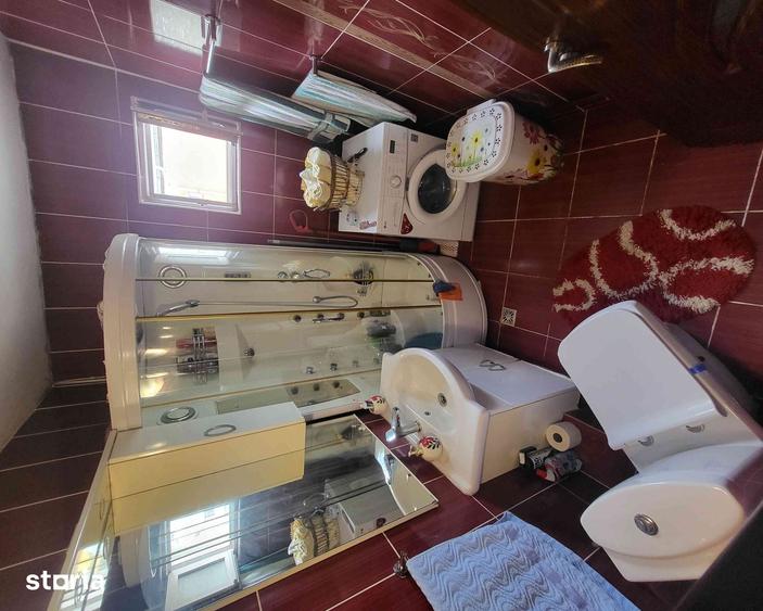 Apartament cu 3 camere decomandat în Republicii