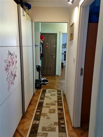 Apartament cu 3 camere decomandat în Rogerius