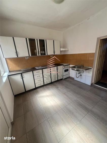 Casă cu 4 camere cu Teren 711 Mp în Borș