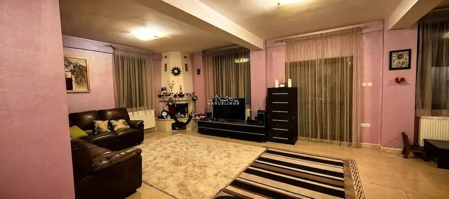 Casă cu Teren 1100 Mp în Central