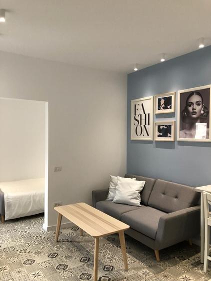 Apartament cu 5 camere nedecomandat în P-ța Universității