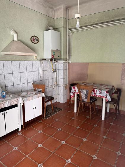 Casă cu 3 camere în Central