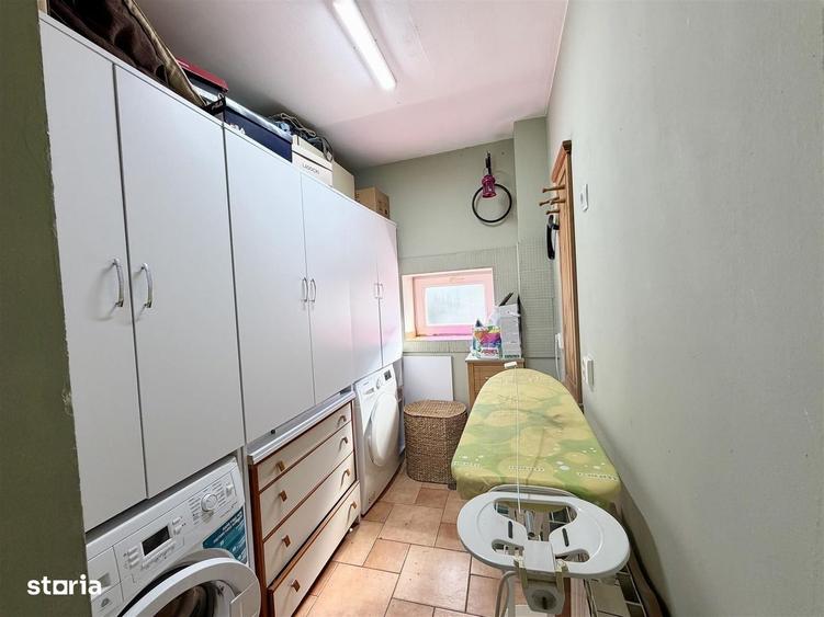 Casă cu 4 camere cu Teren 200 Mp în Central