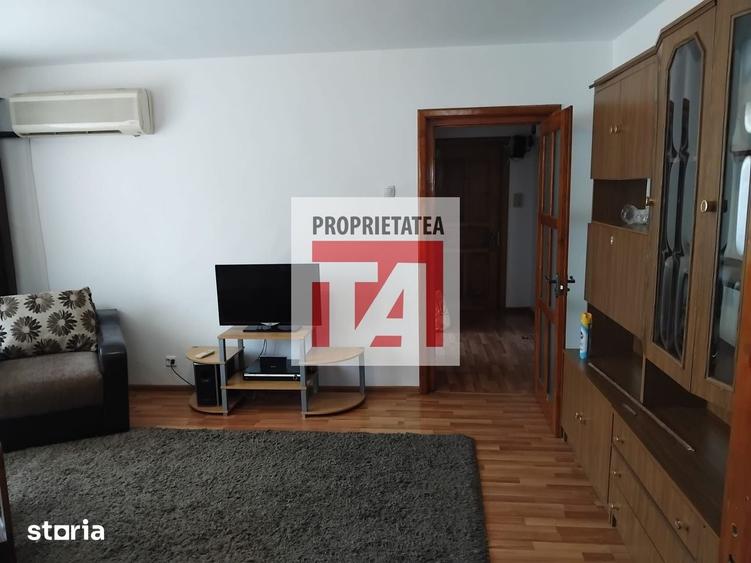 Apartament cu 2 camere semidecomandat în Republicii