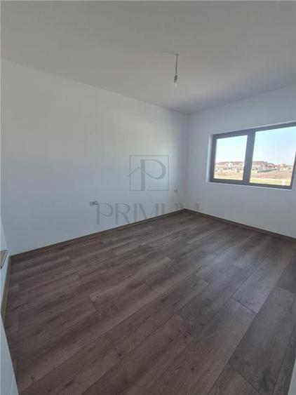 Duplex cu 4 camere cu Canalizare în Moșnița Veche