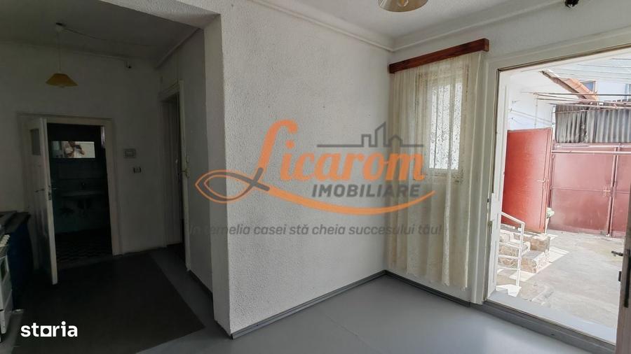 Casă cu 3 camere semidecomandat în Blumăna