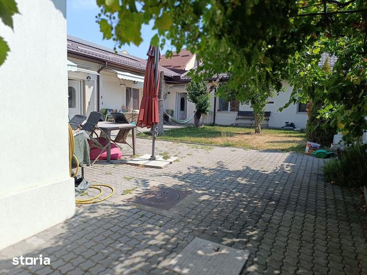 Casă cu 6 camere cu Teren 428 Mp în Central