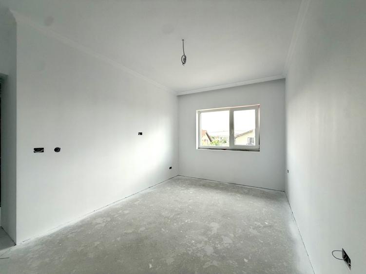 Duplex cu 4 camere cu Canalizare în Dumbrăvița