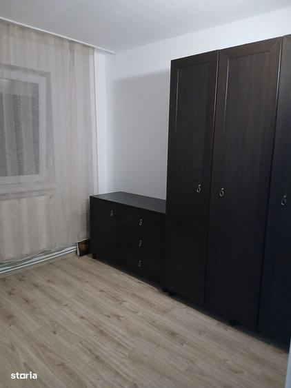 Apartament cu 3 camere semidecomandat în Micro 3