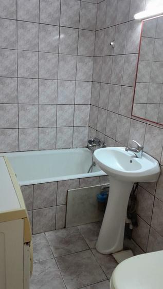 Garsonieră decomandată în Central
