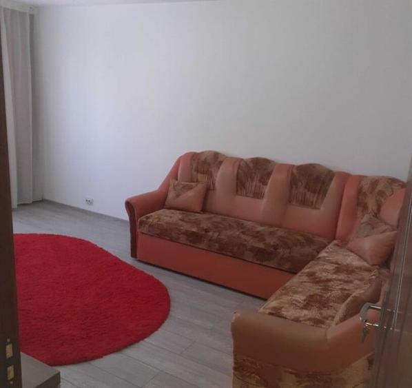 Apartament cu 2 camere semidecomandat în Gara de Nord