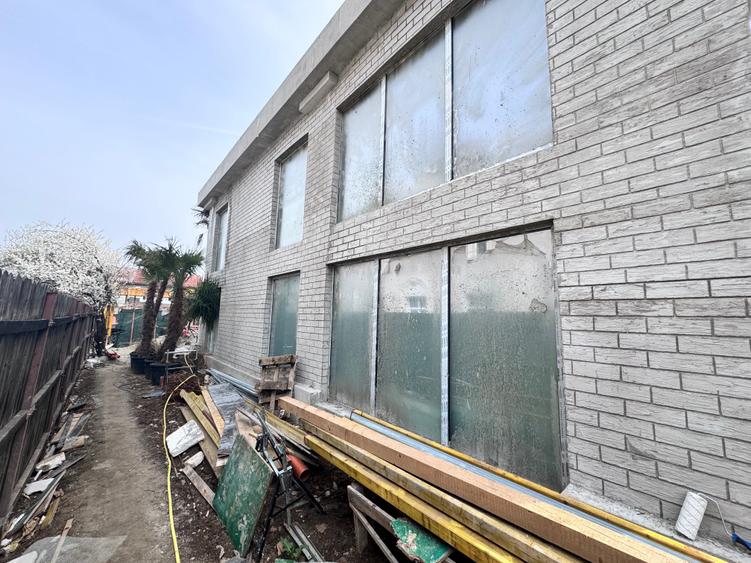 Casă individuală cu 4 camere cu Canalizare în Sud