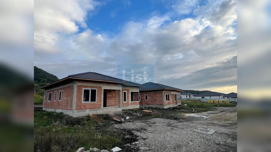 Casă cu 4 camere cu Teren 535 Mp în Nord