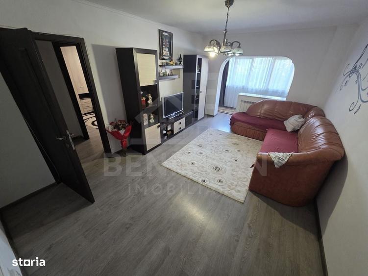 Apartament cu 2 camere semidecomandat în Craiovița Nouă