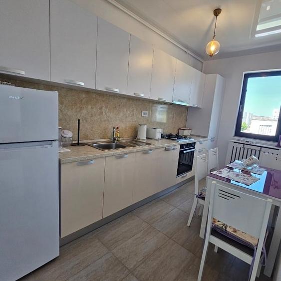 Apartament cu 2 camere semidecomandat, mobilat în Tomis Nord