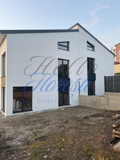 Duplex cu 4 camere cu Canalizare în Dezmir
